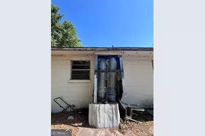 211 E Banks Street, Glennville, GA 30427 - Photo 11