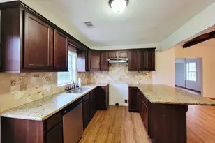 304 Baughs Cross Rd, West Point, GA 31833 - Photo 9