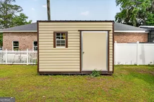 535 E 1st St, Midway, GA 31320 - Photo 5