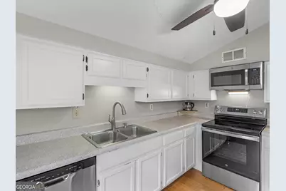 915 Strawberry Court, Ellenwood, GA 30294 - Photo 7