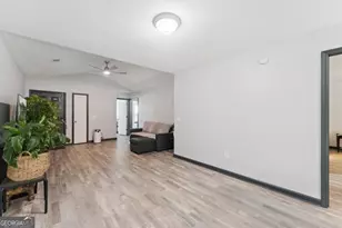 28 Twin Oaks Pl, Savannah, GA 31407 - Photo 5