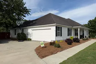 725 Edgewater Pl, Hahira, GA 31632 - Photo 3