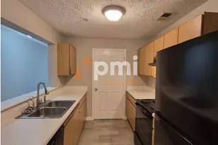2204 Fairington Village Dr, Lithonia, GA 30038 - Photo 3