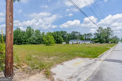 2011 Alice St, Waycross, GA 31501 - Photo 11