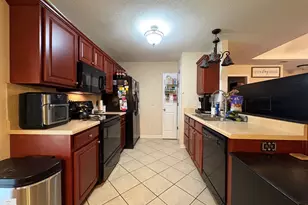 322 Manchester Ln, Byron, GA 31008 - Photo 9