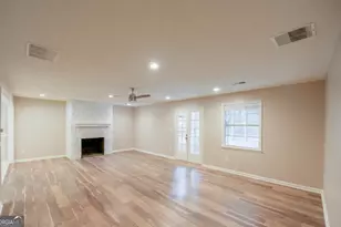 125 Brooks Dr, Tyrone, GA 30290 - Photo 5