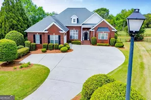 210 Turnberry Cir, Carrollton, GA 30116 - Photo 1