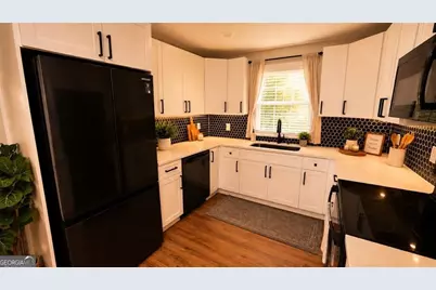 208 Silver Springs Circle SW, Atlanta, GA 30310 - Photo 7