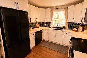 208 Silver Springs Cir SW, Atlanta, GA 30310 - Photo 7