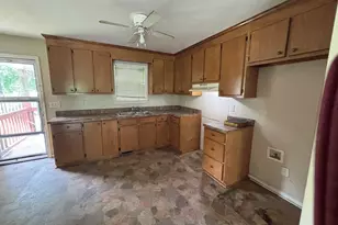 431 Second St, Thomson, GA 30824 - Photo 7