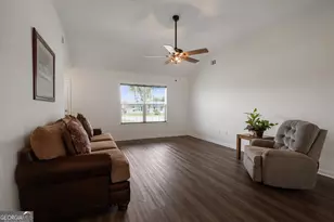 207 Bull St, Glennville, GA 30427 - Photo 23