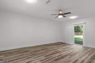 539 Pine Ave, Midway, GA 31320 - Photo 13
