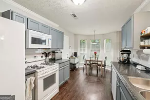 384 Marsha Way, Sharpsburg, GA 30277 - Photo 17