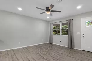 2820 Wolfe St, Brunswick, GA 31520 - Photo 9