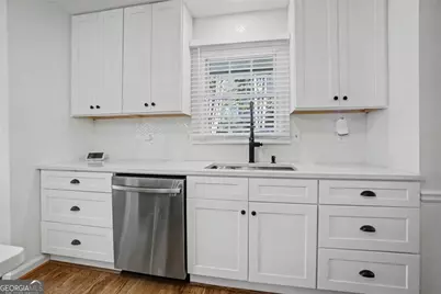 7330 Hunters Branch Drive NE, Atlanta, GA 30328 - Photo 23
