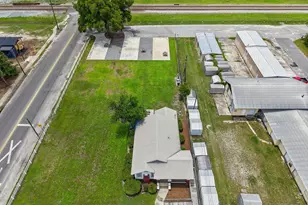 383 1st St, Folkston, GA 31537 - Photo 33