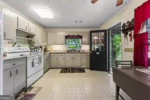668 Cross St, Clayton, GA 30525 - Photo 21