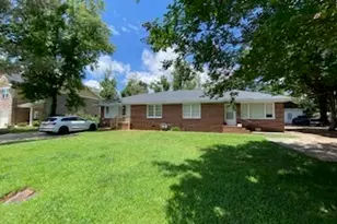 256 E Broad St, Winder, GA 30680 - Photo 1