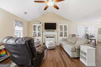 131 Shamrock Court, Mount Airy, GA 30563 - Photo 3