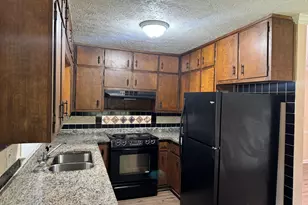 827 San Miguel Dr, Stone Mountain, GA 30083 - Photo 3