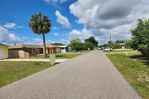 22489 Lewiston Ave, Port Charlotte, FL 33952 - Photo 5