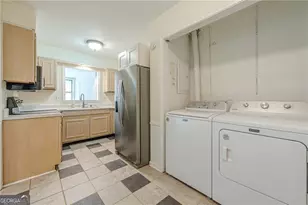 175 Maribeau Square NW, Atlanta, GA 30327 - Photo 15