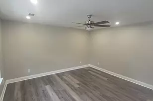 253 Deerfield Dr, Jonesboro, GA 30238 - Photo 3