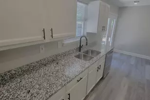 253 Deerfield Dr, Jonesboro, GA 30238 - Photo 9