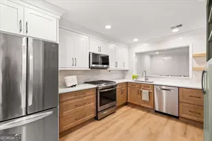 1359 N Crossing Dr NE, Atlanta, GA 30329 - Photo 5