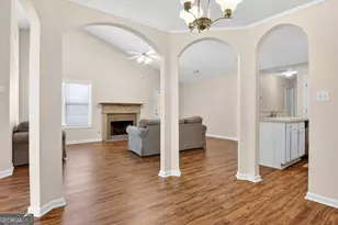 230 Courtyard Dr, Newnan, GA 30265 - Photo 5