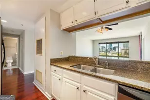 3481 Lakeside Dr NE, Atlanta, GA 30326 - Photo 9