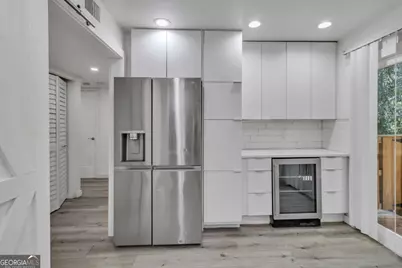 5641 Kingsport Drive #8, Atlanta, GA 30342 - Photo 11