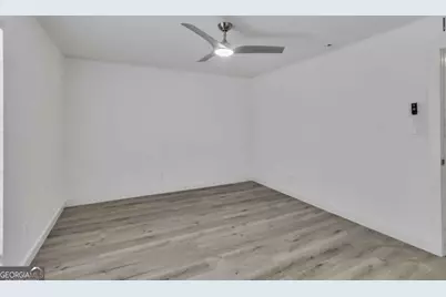 5641 Kingsport Drive #8, Atlanta, GA 30342 - Photo 17