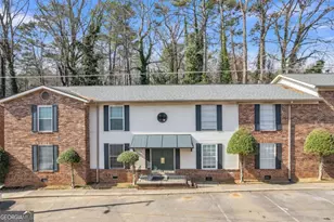 5641 Kingsport Dr, Atlanta, GA 30342 - Photo 3