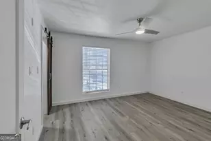 5641 Kingsport Dr, Atlanta, GA 30342 - Photo 15