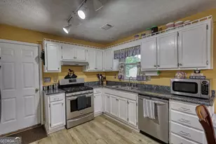 9195 Scarlett Dr SW, Covington, GA 30014 - Photo 13