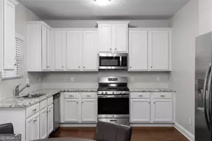 4142 Woodland Park Dr, Atlanta, GA 30331 - Photo 7