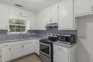 3055 Deerfield Way, Rex, GA 30273 - Photo 9