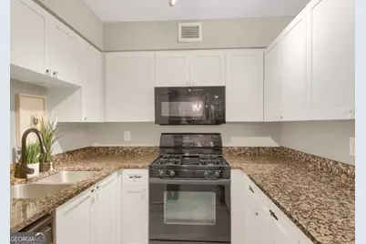 2479 Peachtree Road NE, Atlanta, GA 30305 - Photo 5