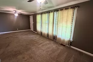 669 S Hill St, Griffin, GA 30224 - Photo 5