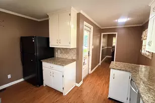 669 S Hill St, Griffin, GA 30224 - Photo 9