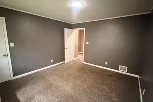 669 S Hill St, Griffin, GA 30224 - Photo 21