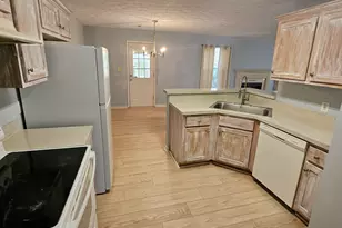 136 Henry Burch Dr, Griffin, GA 30223 - Photo 3