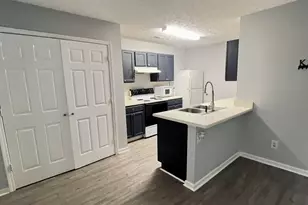 2279 Strathmoor Manor Dr, Lithonia, GA 30058 - Photo 5
