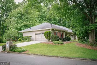 6960 Northgreen Drive, Sandy Springs, GA 30328 - Photo 3
