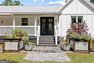 1329 Standing Rock Rd, Senoia, GA 30276 - Photo 1