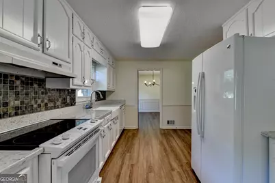886 Marbrook Drive, Lawrenceville, GA 30044 - Photo 17