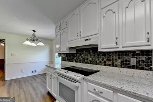886 Marbrook Dr, Lawrenceville, GA 30044 - Photo 13