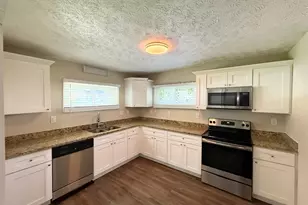 2792 Plantation Dr, Atlanta, GA 30344 - Photo 3