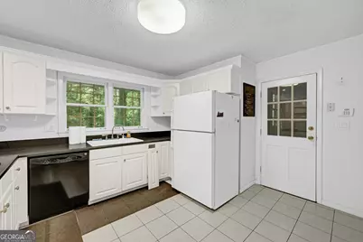 105 Stewart Drive, Sandy Springs, GA 30342 - Photo 9